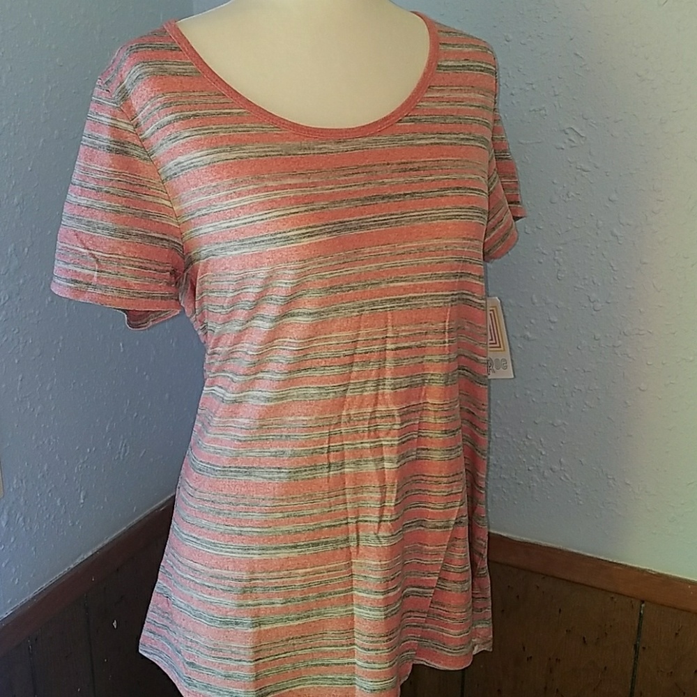 LuLaRoe Classic Tee- BNWT- Medium